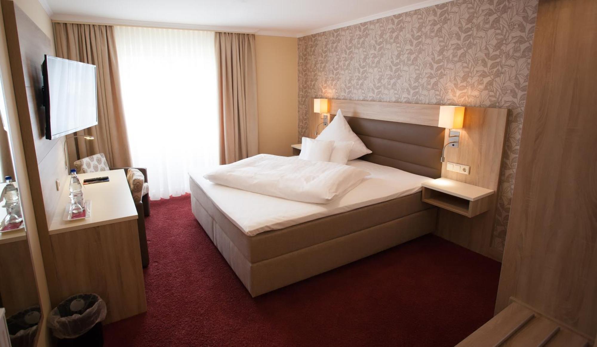 Hotel Restaurant Zur Post Lohfelden Rom bilde