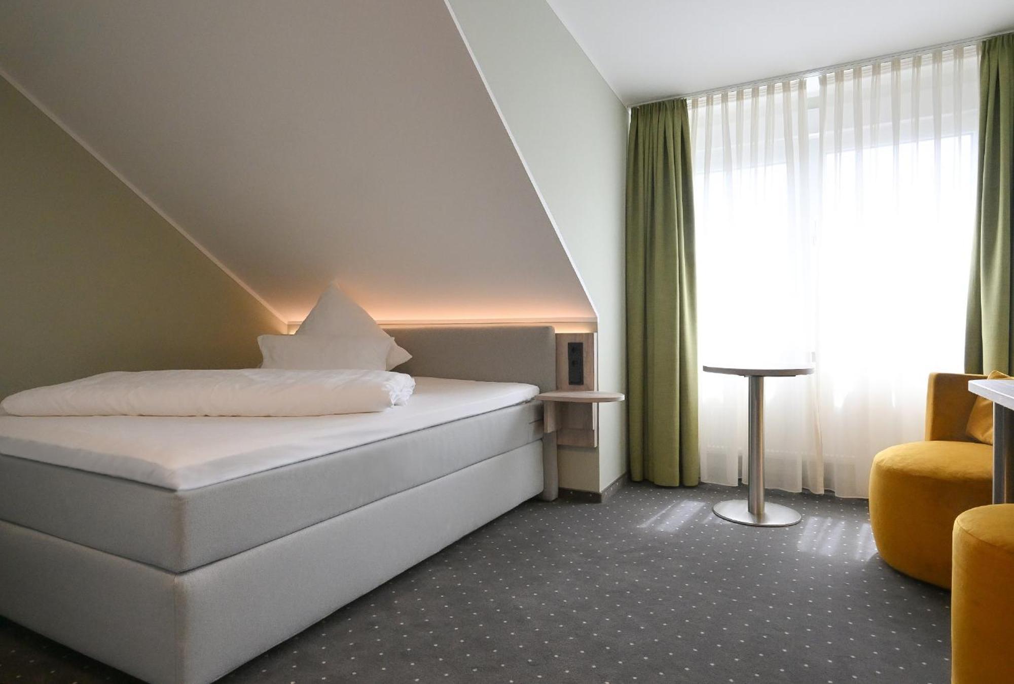 Hotel Restaurant Zur Post Lohfelden Eksteriør bilde